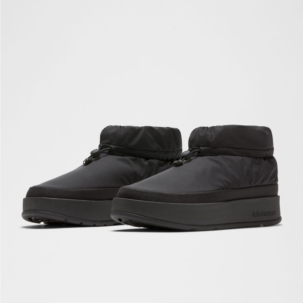 Lululemon Women’s Wunder PuffMini Boots